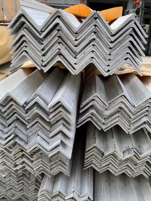 Constructional Equal Black Angle Steel Bar ATSM Non Alloy SS400 - SS540 Series
